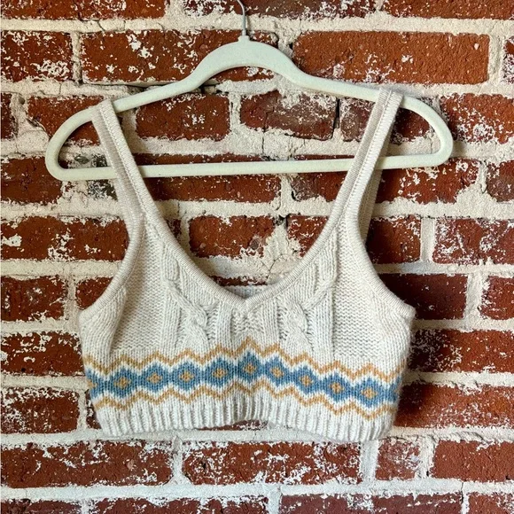 Sage & Oak Young Contemporary Cream knit crop top with blue & tan design - Picture 6 of 9